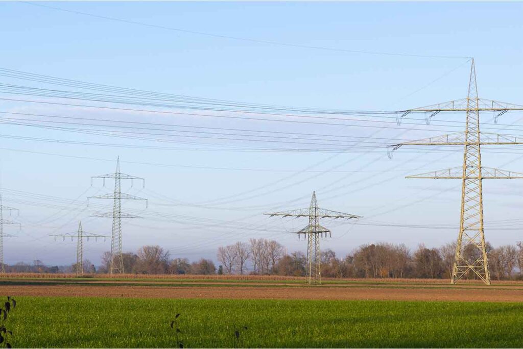 Hochspannungsleitungen zur Stromübertragung