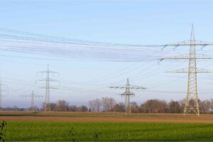 Hochspannungsleitungen zur Stromübertragung